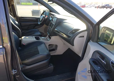 2019 Dodge Grand Caravan Sxt z USA, uszkodzony, nr VIN 2C4RDGCG8KR717073